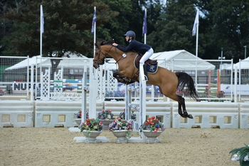 Izabella Rogers jumps to victory in the National 148cm Championship